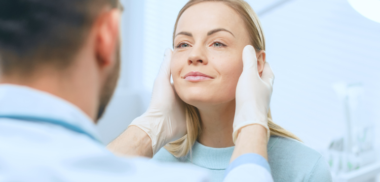Cirurgia plástica: conheça as dúvidas mais comuns na primeira consulta
